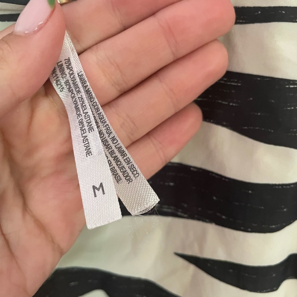 Zebra one piece - Picture 4 of 6